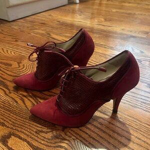 Te Casan Burgundy Suede Lace-Up Heels